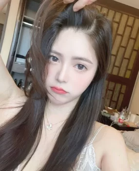 胸大甜美御姐