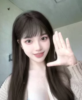 粉嫩多汁大奶尤物