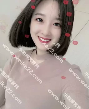 一对住在公寓的闺蜜俩,会让人有冲动的感觉。