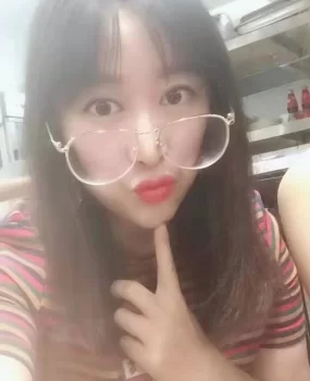 体验重庆九街瑜伽老师,柔韧性超好